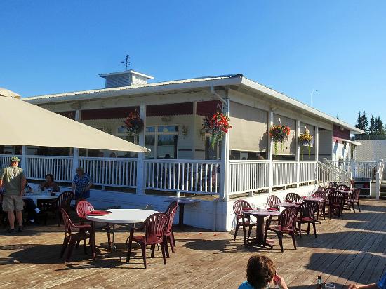 exterior of Chena's Alaskan Grill