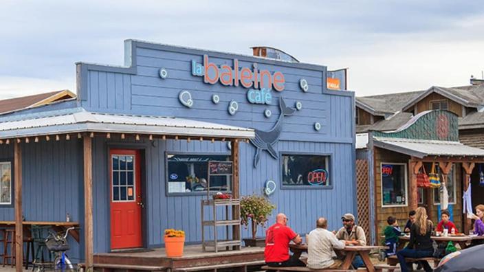 exterior of la baleine